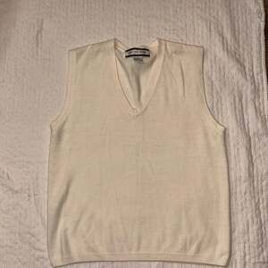 Vintage Women’s Crystal Kobe Cream V-Neck Sweater Vest